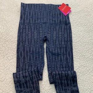 BNWT - SPANX - Look at Me Now Legging - Size M